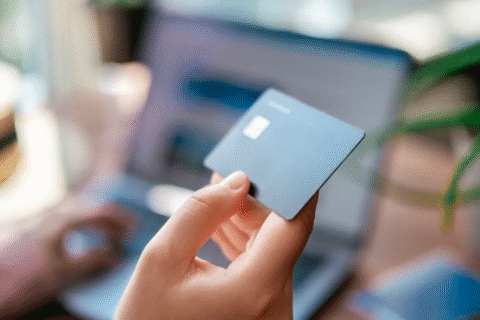 How to Use Credit Cards Wisely for Stress Free Holiday?